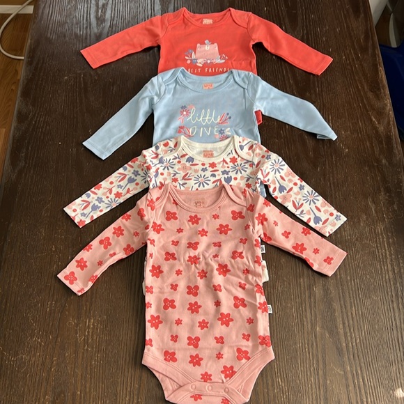 Wink & Blink Organic Girls Long Sleeve Bodysuits 4 pack - Picture 5 of 12